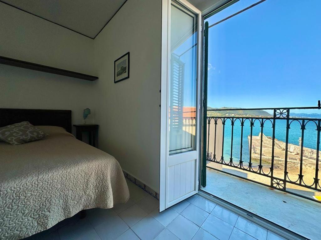 Molo Sea View Apartment Cefalù Eksteriør bilde
